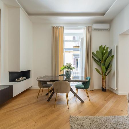 Aristocrat Chiaia Bridge Apartment Наполи Екстериор снимка