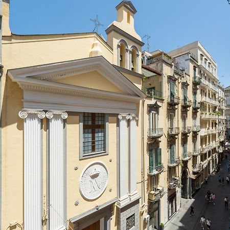 Aristocrat Chiaia Bridge Apartment Наполи Екстериор снимка