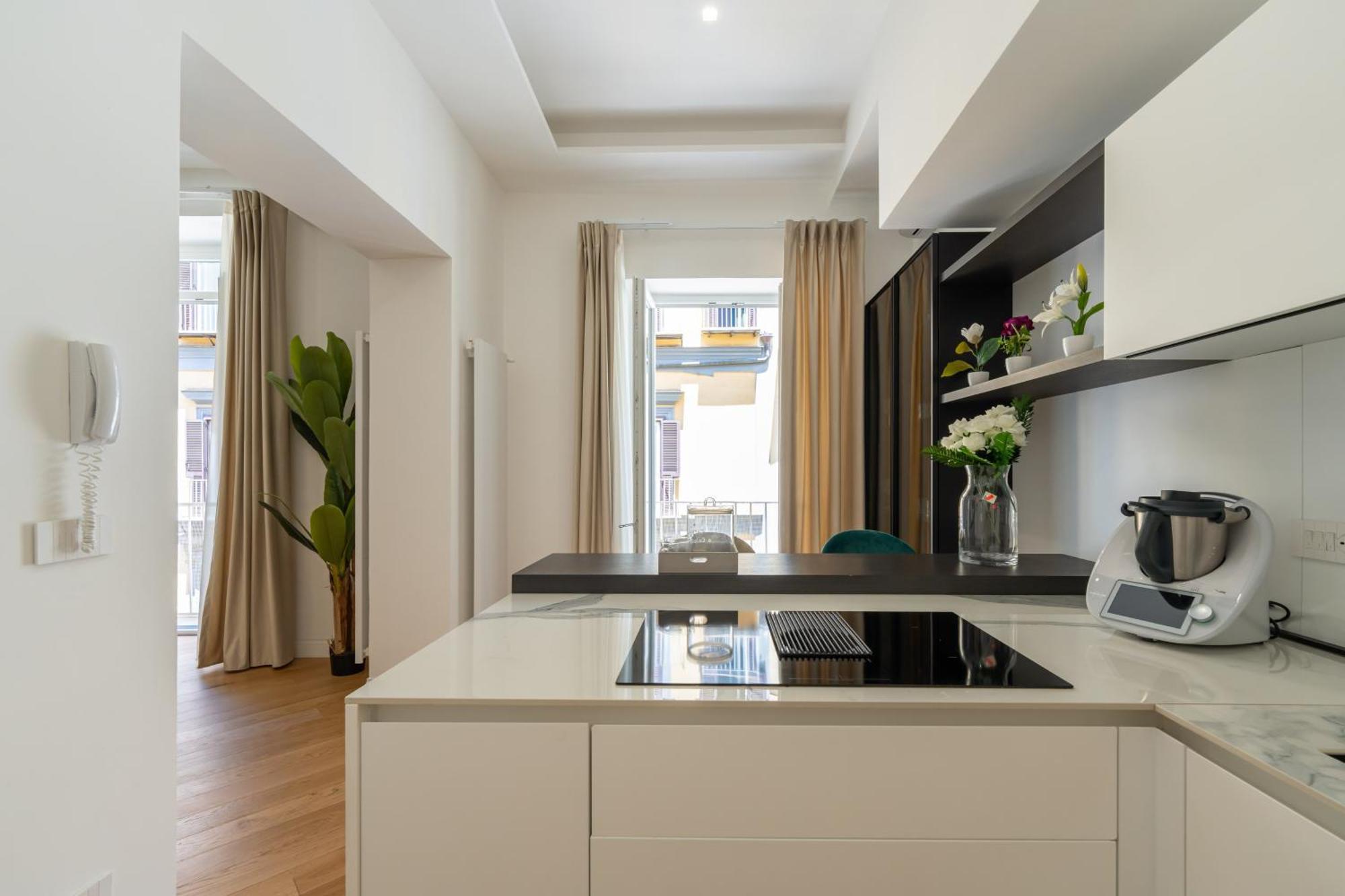 Aristocrat Chiaia Bridge Apartment Наполи Екстериор снимка