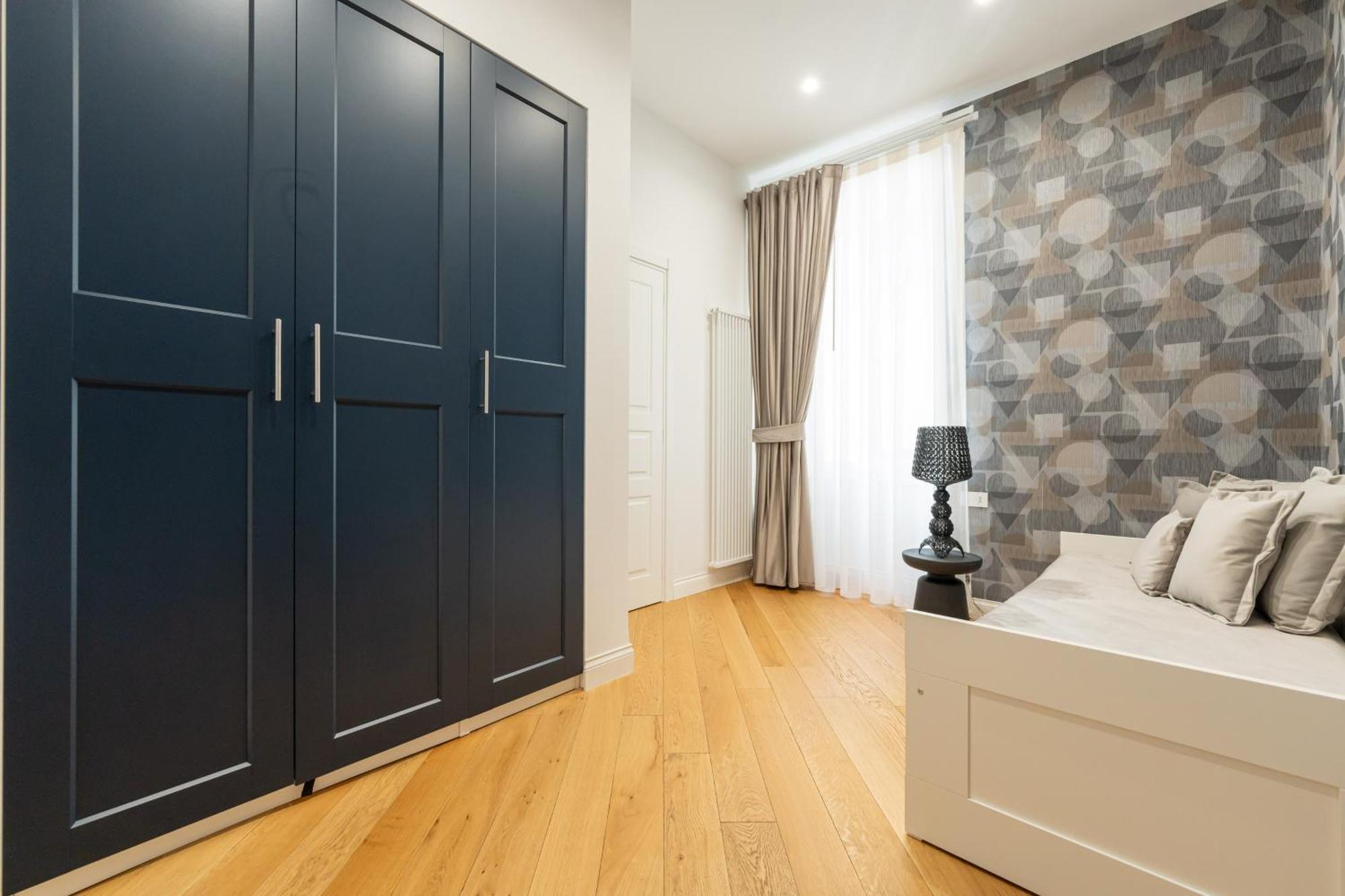 Aristocrat Chiaia Bridge Apartment Наполи Екстериор снимка