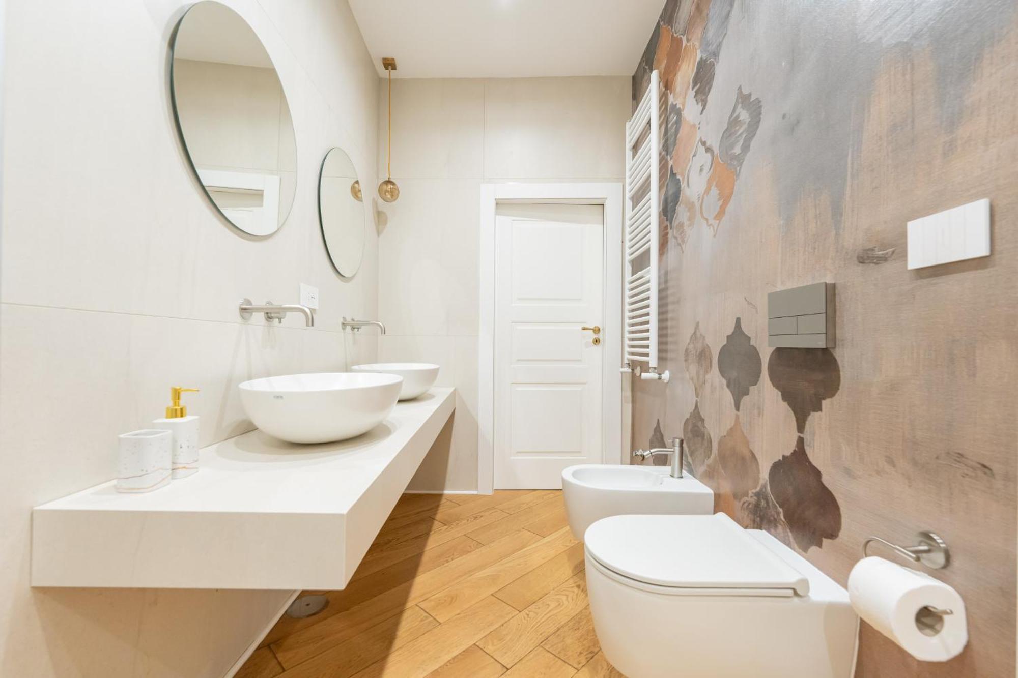 Aristocrat Chiaia Bridge Apartment Наполи Екстериор снимка