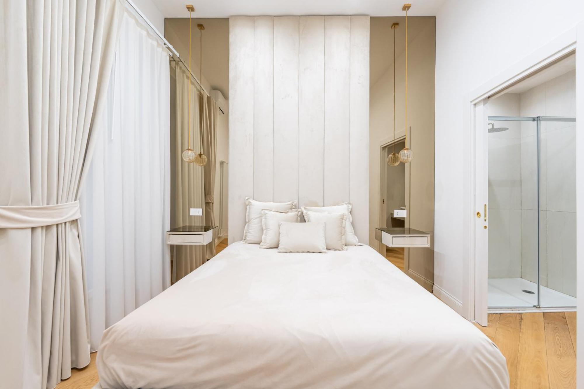 Aristocrat Chiaia Bridge Apartment Наполи Екстериор снимка